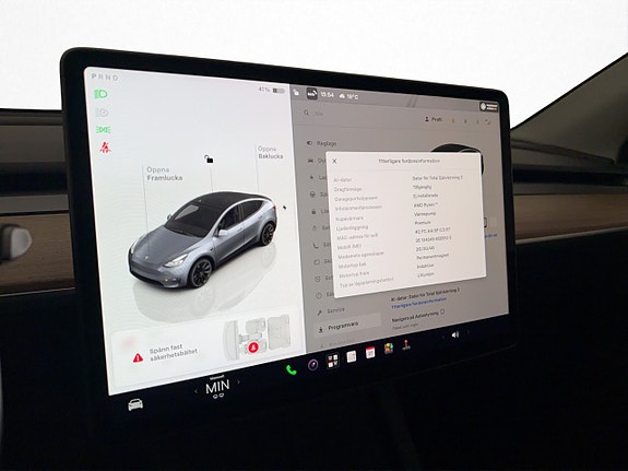 Tesla Model Y 24 of 30