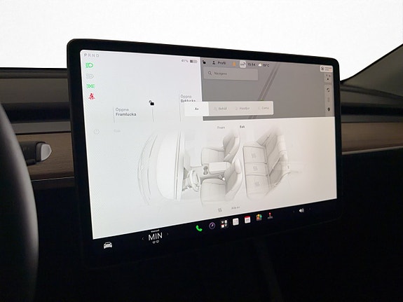 Tesla Model Y 28 of 30
