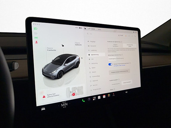 Tesla Model Y 22 of 30