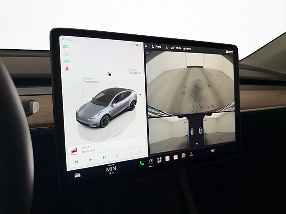 Tesla Model Y 26 of 30