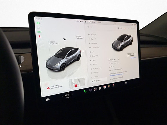 Tesla Model Y 23 of 30