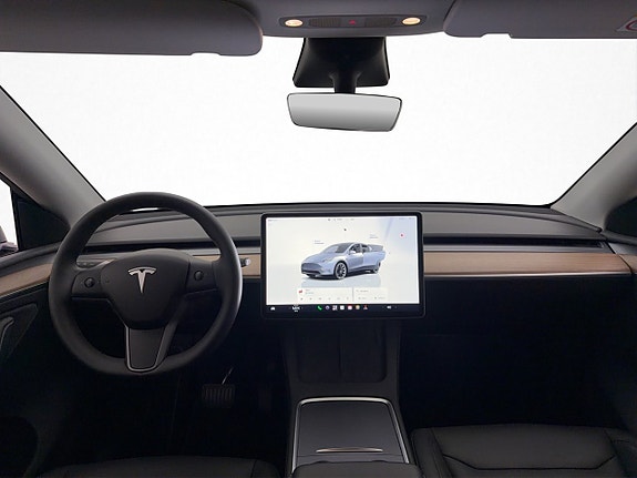 Tesla Model Y 13 of 30