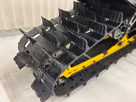 Ski-Doo Summit 850 SP 146 9 of 11