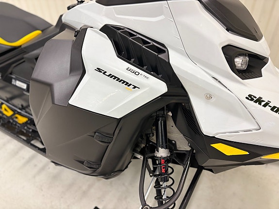 Ski-Doo Summit 850 SP 146 5 of 11