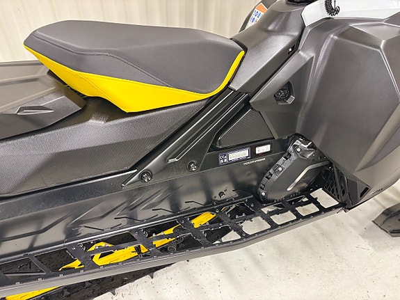 Ski-Doo Summit 850 SP 146 7 of 11