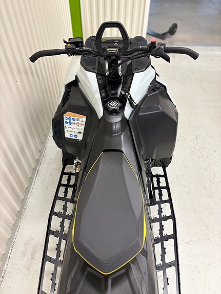Ski-Doo Summit 850 SP 146 11 of 11