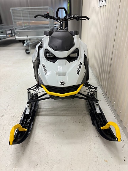 Ski-Doo Summit 850 SP 146 3 of 11