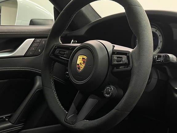 Porsche 911 Turbo S 10 of 21