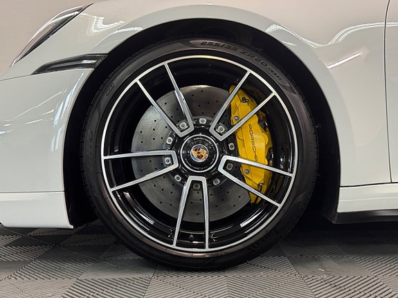 Porsche 911 Turbo S 21 of 21