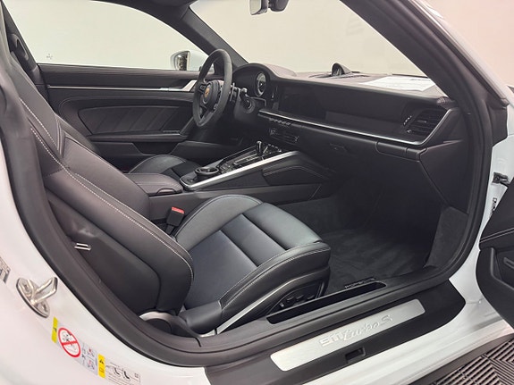 Porsche 911 Turbo S 6 of 21