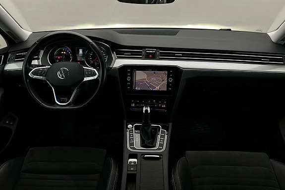 Volkswagen Passat 6 of 28