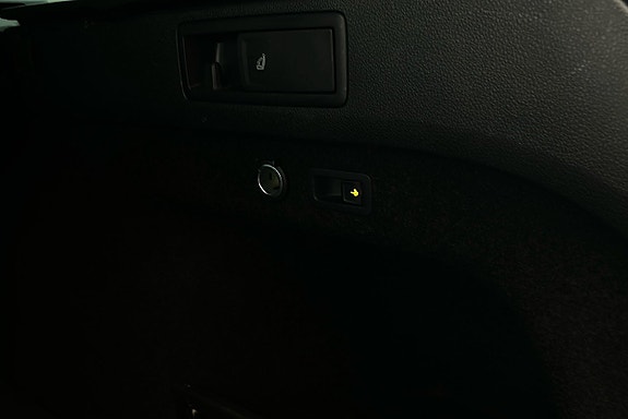 Volkswagen Passat 16 of 28
