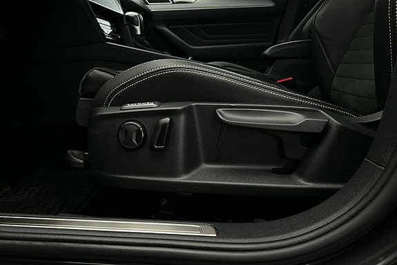 Volkswagen Passat 18 of 28