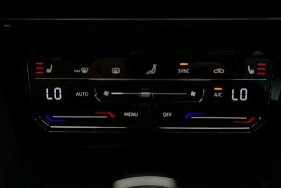 Volkswagen Passat 19 of 28