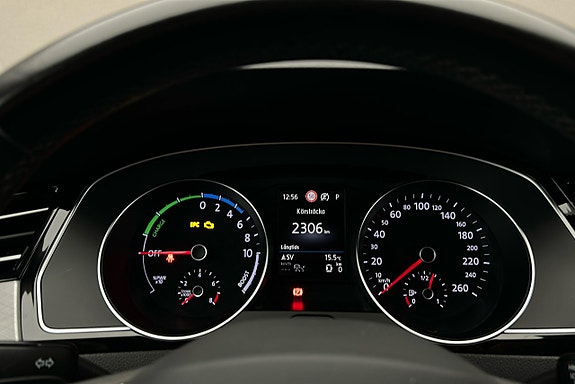 Volkswagen Passat 7 of 28