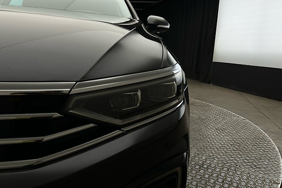 Volkswagen Passat 11 of 28