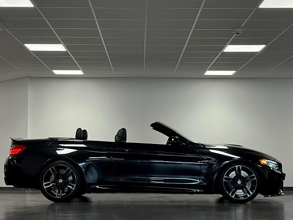 BMW M4 2 of 27