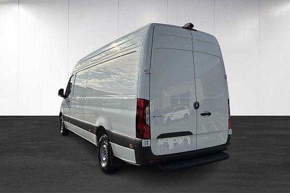 Mercedes-Benz eSprinter 420 4 of 20