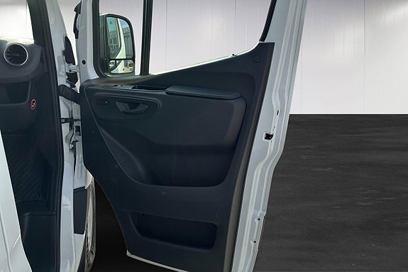 Mercedes-Benz eSprinter 420 15 of 20
