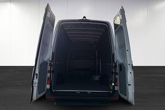 Mercedes-Benz eSprinter 420 19 of 20