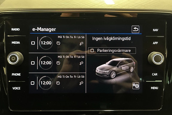 Volkswagen Passat 25 of 26