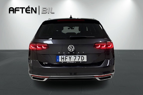 Volkswagen Passat 8 of 26