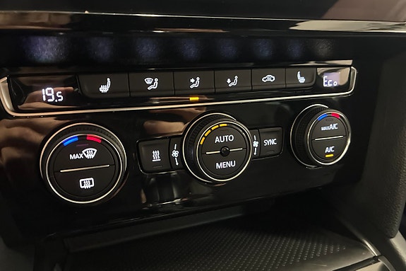 Volkswagen Passat 26 of 26