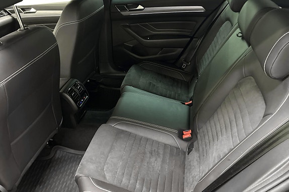 Volkswagen Passat 17 of 26