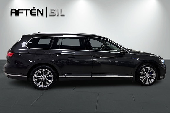 Volkswagen Passat 6 of 26