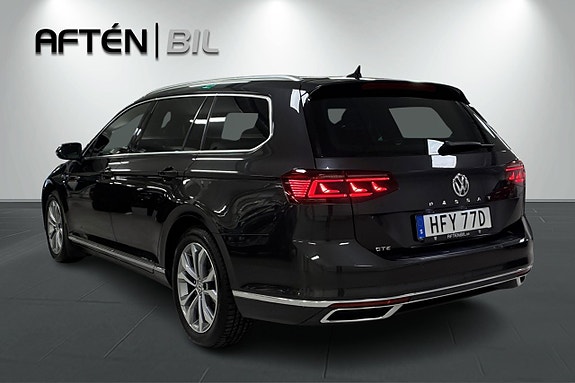 Volkswagen Passat 9 of 26