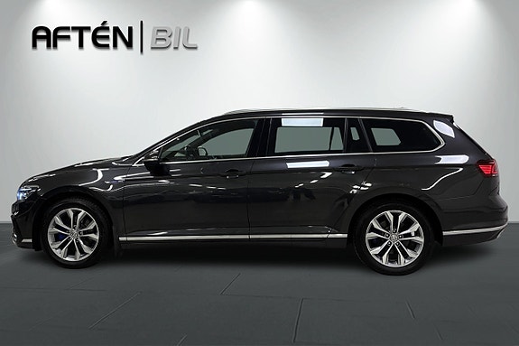 Volkswagen Passat 10 of 26