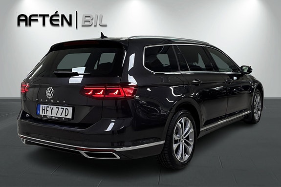 Volkswagen Passat 7 of 26
