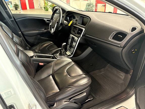 Volvo V40 12 of 12
