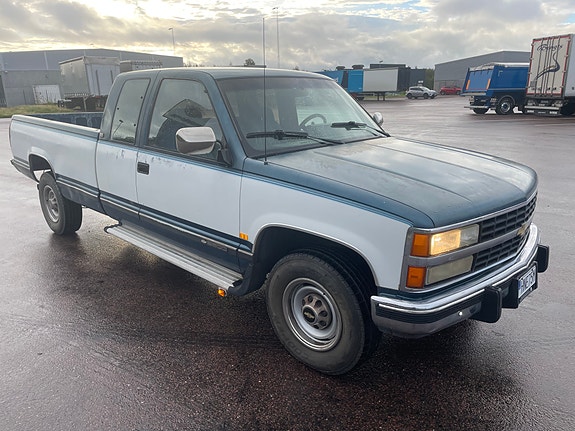 Chevrolet C2500 2 of 10