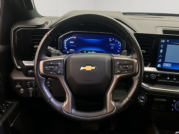 Chevrolet Silverado EV 23 of 30