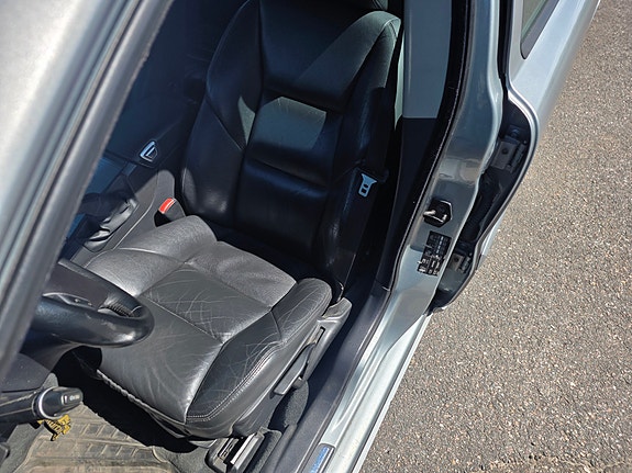 Volvo V70 4 of 8