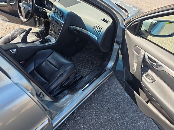 Volvo V70 5 of 8