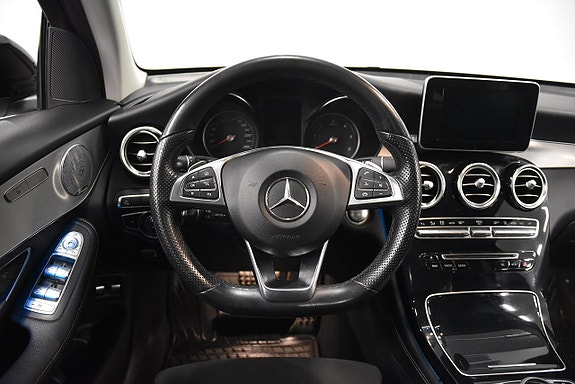 Mercedes-Benz GLC 220 d 2 of 25