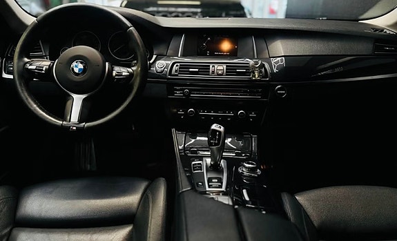BMW 520d 4 of 5