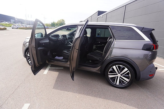 Peugeot 5008 5 of 17