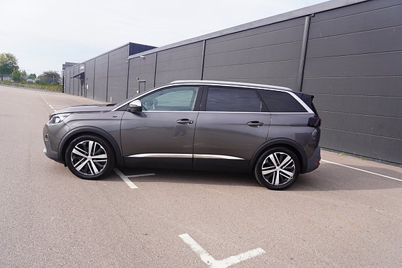 Peugeot 5008 2 of 17