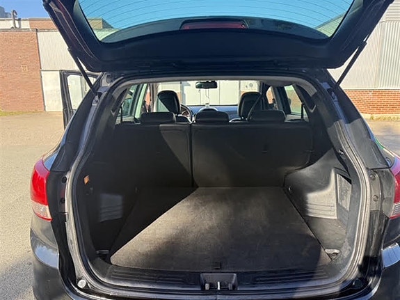 Hyundai ix35 8 of 17