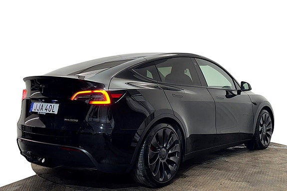 Tesla Model Y 6 of 30