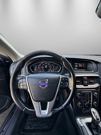 Volvo V40 13 of 24