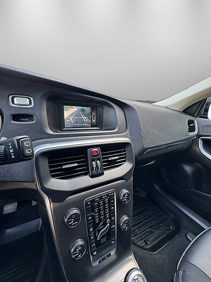 Volvo V40 18 of 24