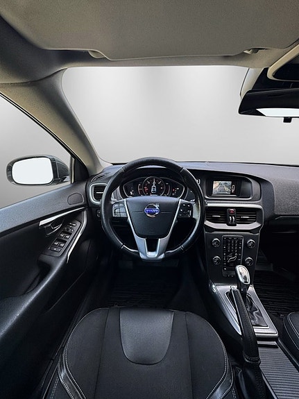 Volvo V40 14 of 24