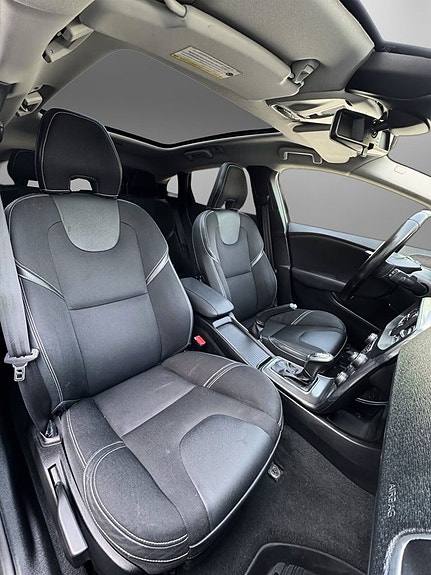 Volvo V40 11 of 24