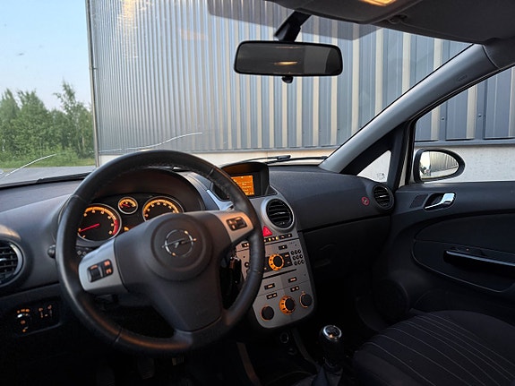 Opel Corsa 9 of 10