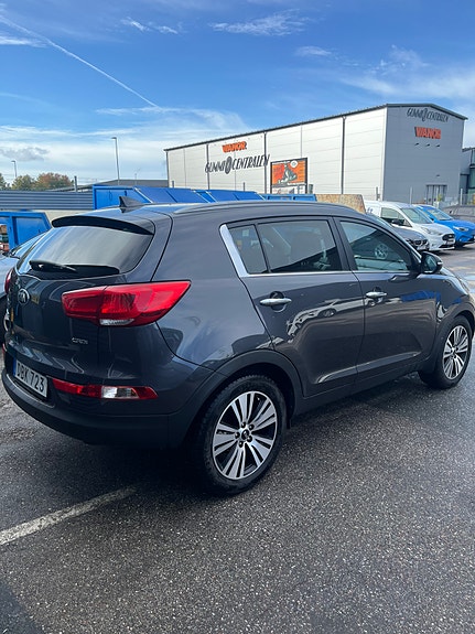Kia Sportage 2 of 5