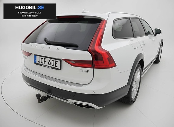 Volvo V90 Cross Country 2 of 7